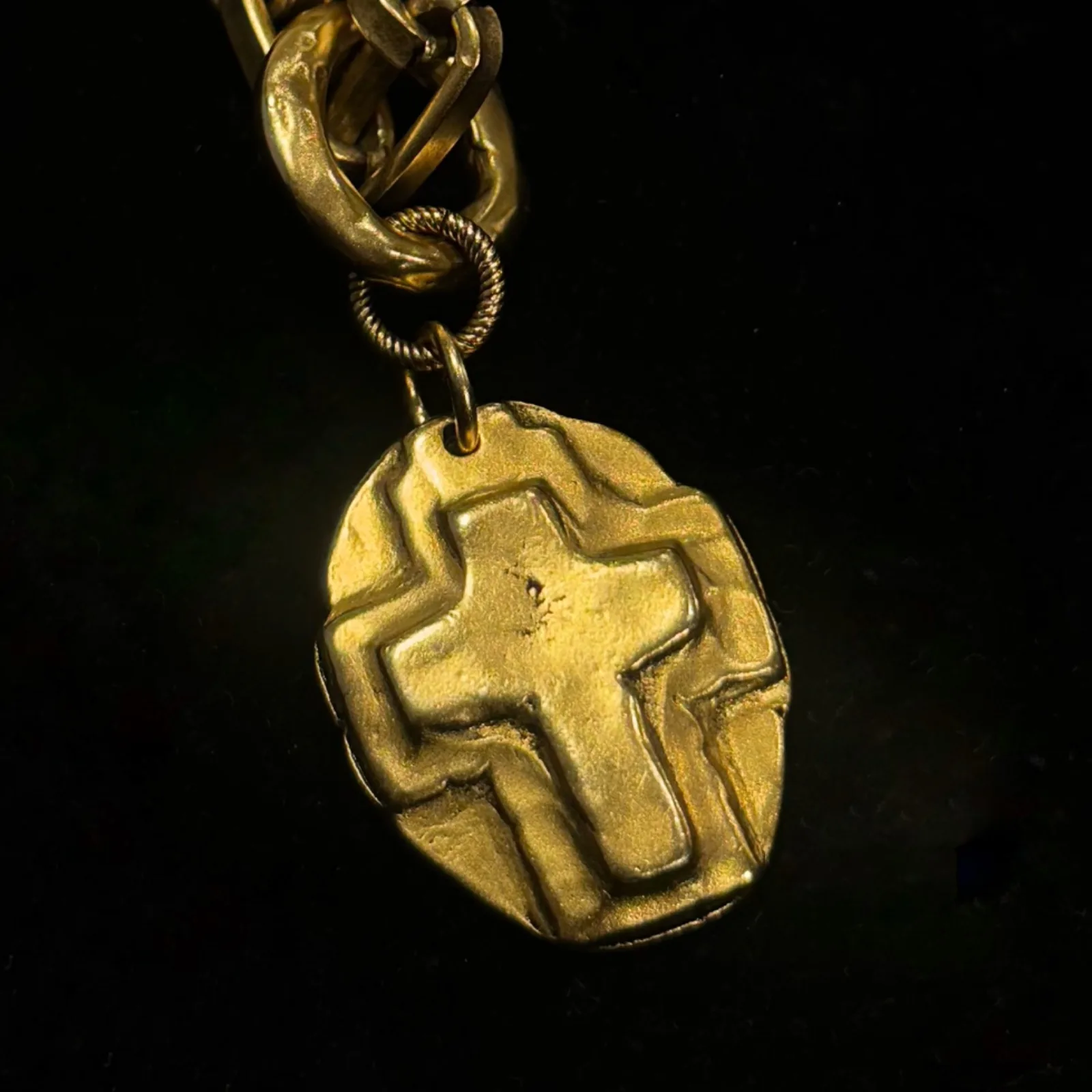 Cruz Doble en Medalla